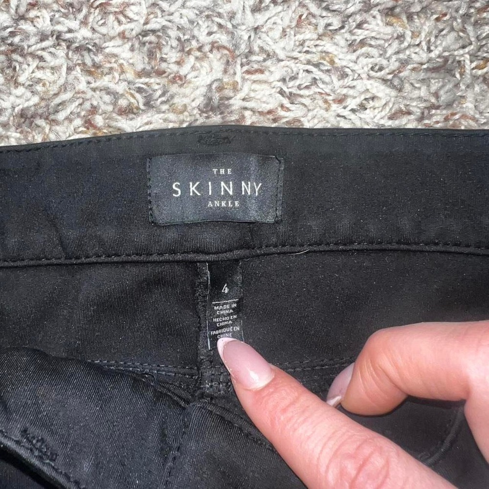 Size: 4 White House Black Market The Skinny Ankle pants in black - Picture 3 of 8